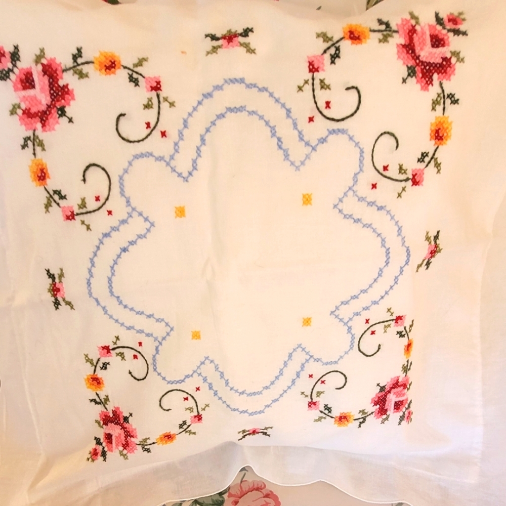 Vintage Double / Full Size 5pc Bedding Curation - Picture 10 of 12